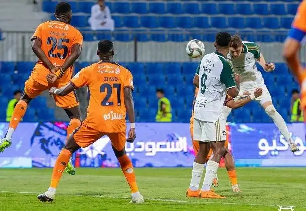 الأهلي يتجاوز الفيحاء في الدوري السعودي