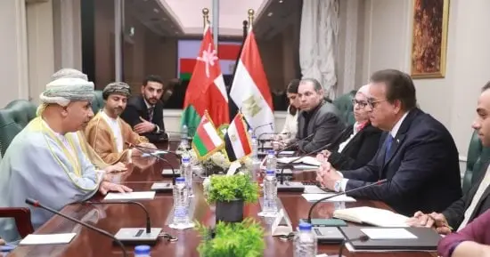 وزير الصحة يبحث مع نظيره العُماني تصدير الدواء والتعاون فى زراعة الأعضاء