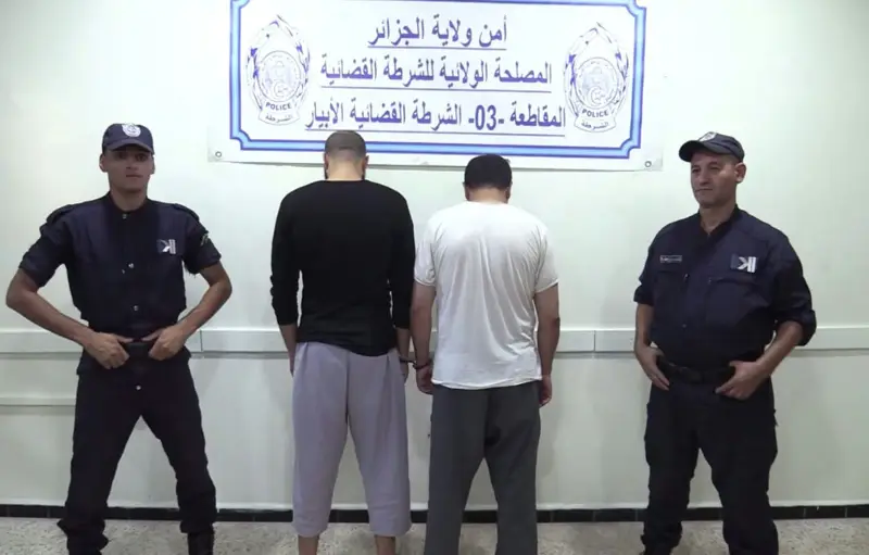 تأشيرات مجاملة للحج والعمرة تسقط صاحبي وكالة سياحية