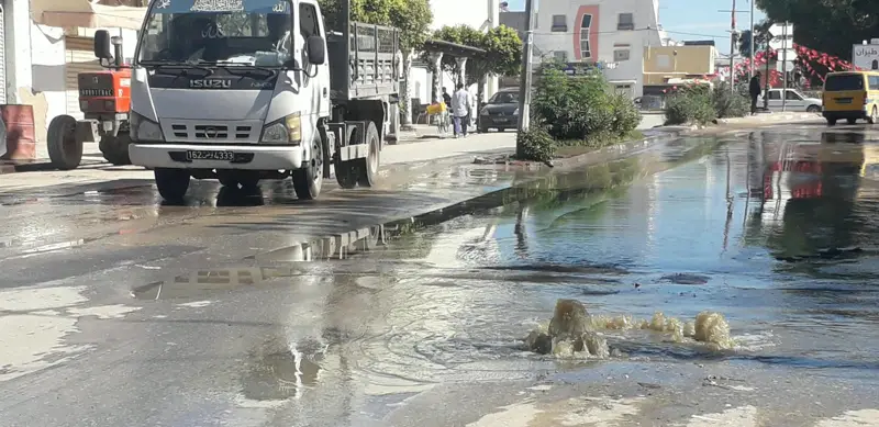 طبربة/منوبة.. بالوعات تلفظ مافيها في يوم مشمس!