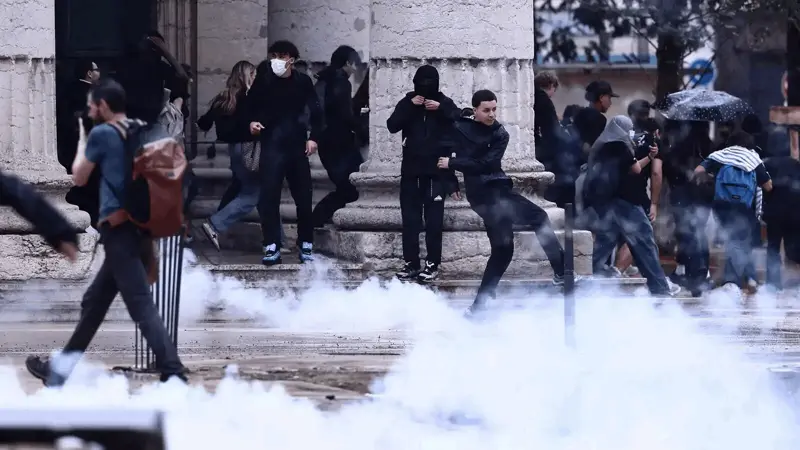 فوضى في مدارس فرنسا.. والمدراء تحت التهديد