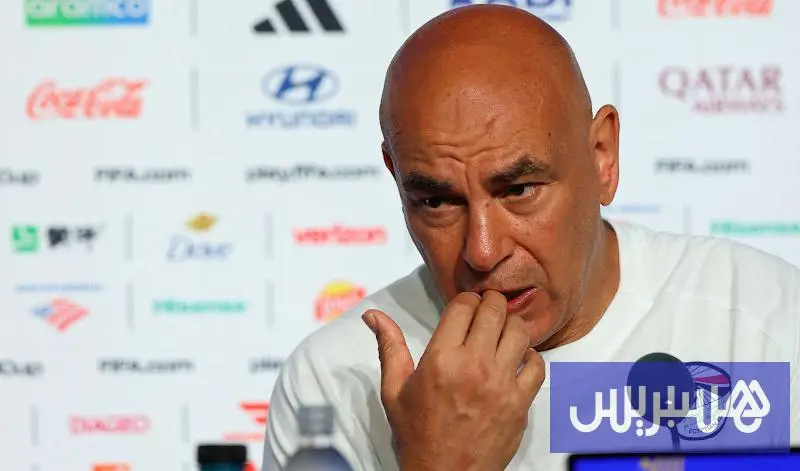 "فيفا" توقف مدرب مصر 3 مباريات