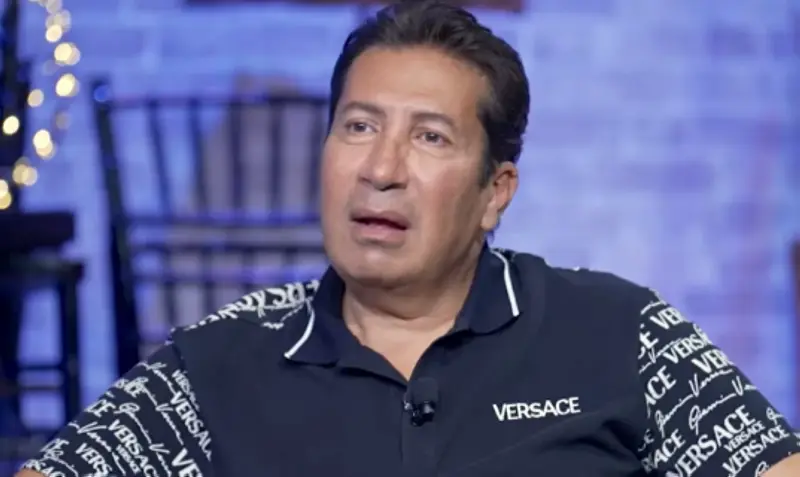 «مش هايبقى فيه توافق».. هاني رمزي يكشف أسباب رفضه زواج ابنته من شاب مُسلم (فيديو)