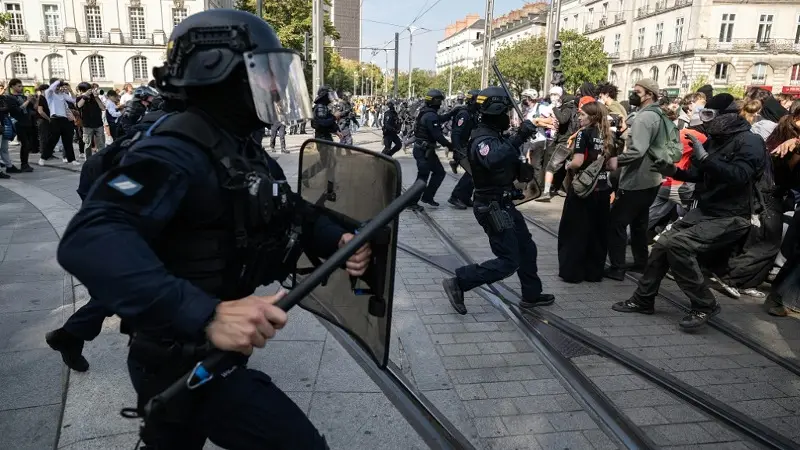 وزير الداخلية الفرنسي: الشرطة فقدت السيطرة خلال الاحتجاجات في بعض المدن