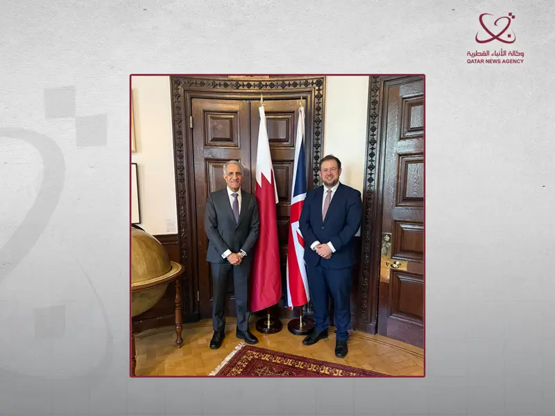 وزير الدولة لشؤون الشرق الأوسط وشمال أفريقيا وأفغانستان وباكستان بوزارة الخارجية البريطانية يجتمع مع سفير دولة قطر