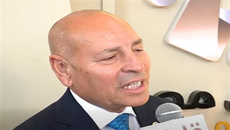 محافظ القاهرة: الحوار المباشر مع المواطنين يساعد على حل المشكلات المجتمعية