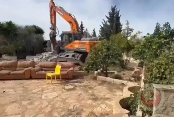 جهاد مطور يهدم منزله قسراً في القدس ويترك أكثر من 7 أفراد بلا مأوى