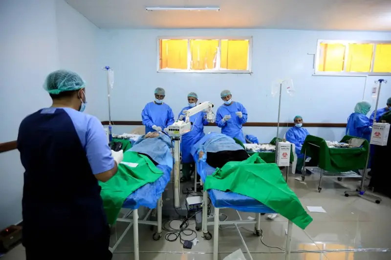 الصليب الأحمر: مستشفيات اليمن تواجه تدفقاً متزايداً لجرحى القتال