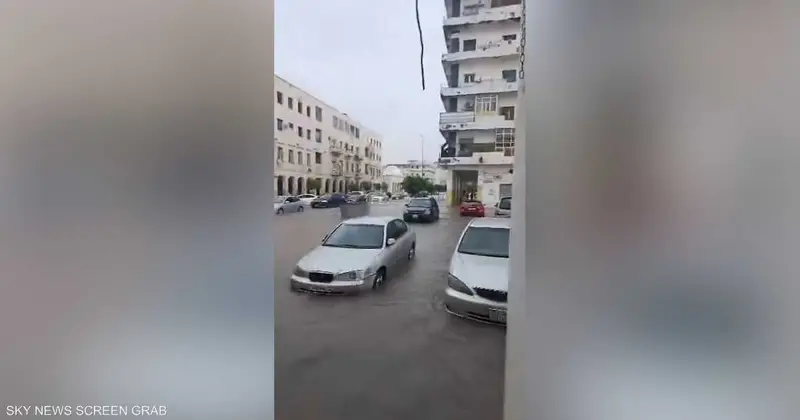 طرابلس تحت وطأة السيول.. وفيات وشوارع تغرق بمياه الأمطار
