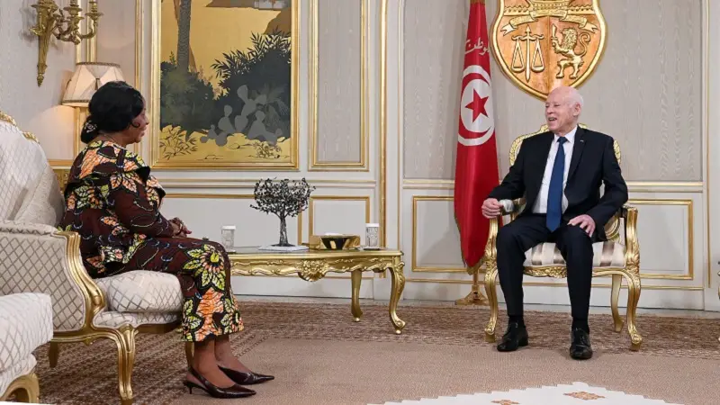 رئيس الجمهورية يستقبل سفيرة غينيا الاستوائية بتونس