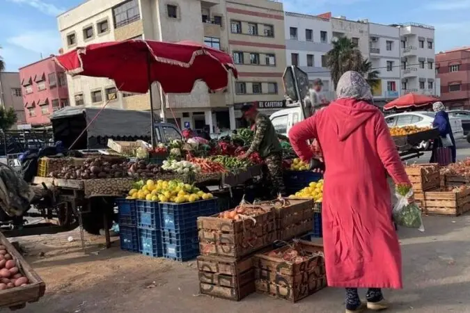 جمعية حقوق الإنسان ببرشيد تستنكر مطاردة الباعة الجائلين وتطالب بأسواق نموذجية