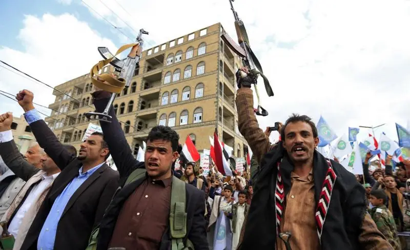 تصعيد متبادل.. "التحالف" يحذر المدنيين في صنعاء من هجوم وشيك و"الحوثي" يتوعد بـ"رد مؤلم"
