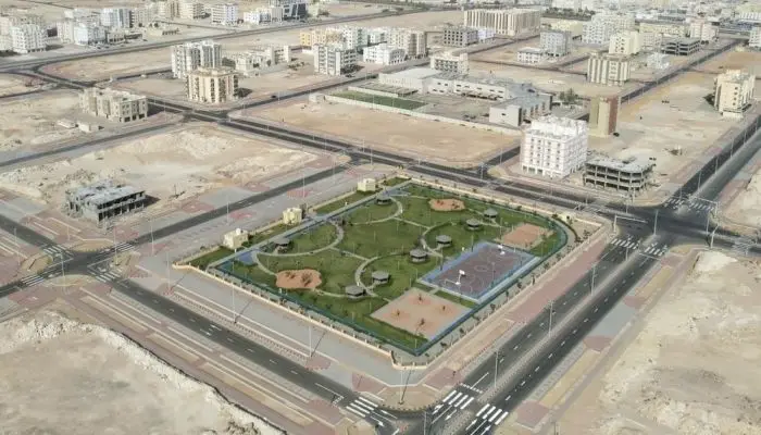 طرق وإنارة وتصريف مياه الأمطار.. ماذا يشمل مشروع الدقم الجديد؟