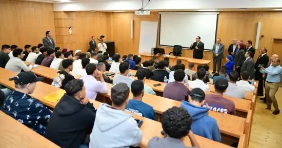 رئيس جامعة القاهرة في جولة ميدانية بالجامعة الأهلية والفرع الدولي