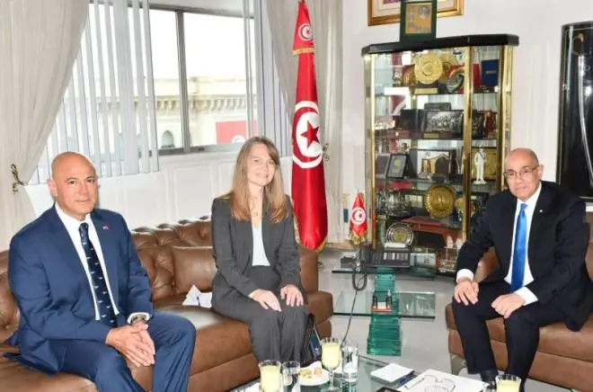 وزير الدفاع يلتقي بالمسؤولة الأمريكية عن الحد من التّهديدات الدفاعيّة