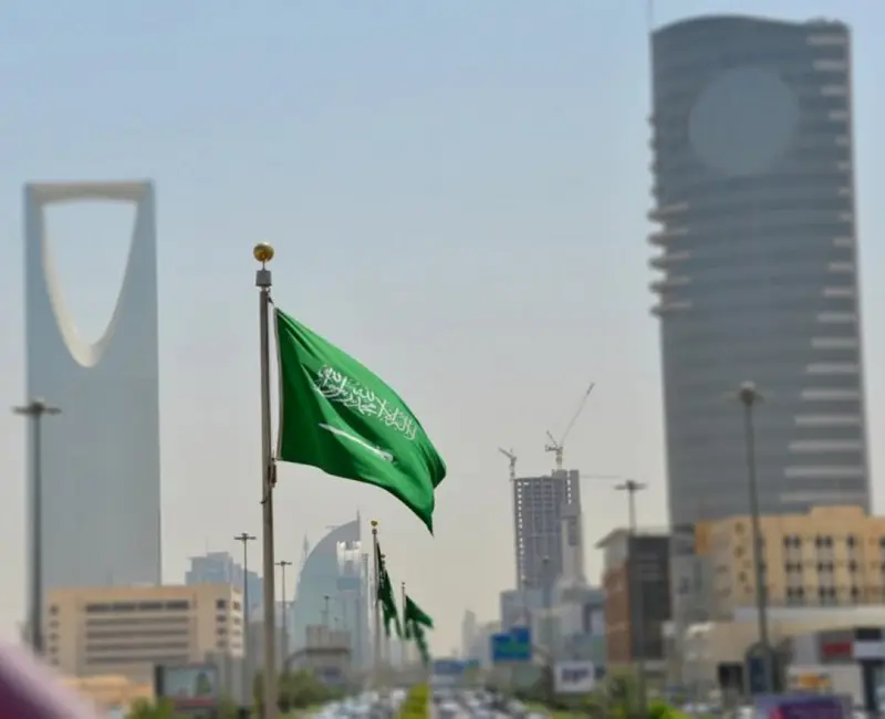 السلطات السعودية تعلن اعتراض وتدمير صاروخ باليستي وزوال الخطر عن الرياض