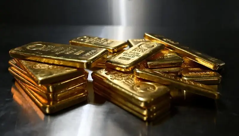 الذهب يواصل التراجع بعد تسجيل أدنى مستوى منذ أسبوع