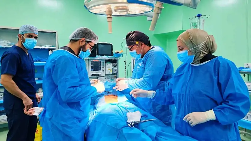 استخراج 214 دبوسًا معدنيًا من بطن شاب في سامراء