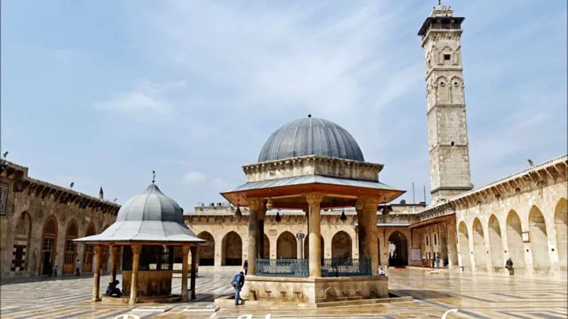 عين على الوطن: الجامع الأموي بحلب.. بناه الأمويون.. ودمره الأسد.. وبعثته “سوريا الجديدة” من رماد الدمار