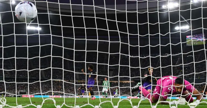 برشلونة يسحق بيتيس ويواصل انطلاقته المثالية بالدوري الإسباني