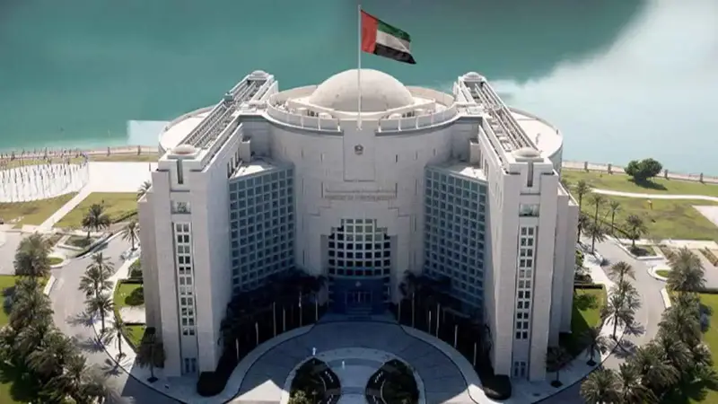 الإمارات تعرب عن تضامنها مع كندا بعد حريق قاعدة "وينرايت"