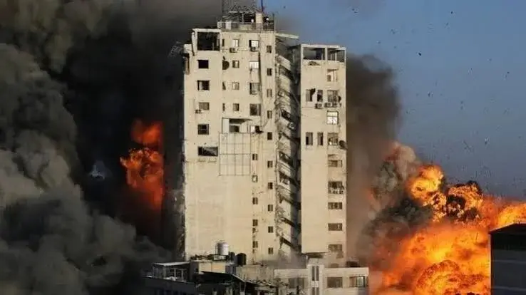 قصف غزة: 5 إصابات بغارة إسرائيلية ونسف للمنازل