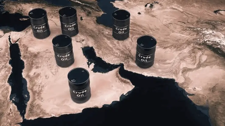 كيف صنعت العقوبات "سوق نفط" لا يستطيع العالم الاستغناء عنها؟