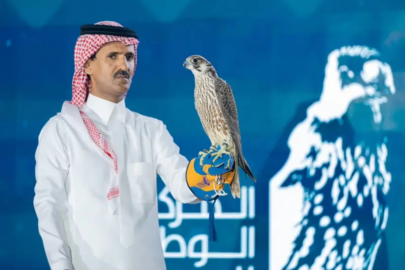 بـ 106 آلاف ريال.. بيع صقر الدبدبة في ثالث ليالي 'مزاد الصقور 2026'