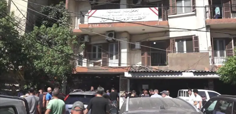 بعد خلعه باب دائرة التربية في طرابلس وشتم الموظفين.. سلّم نفسه