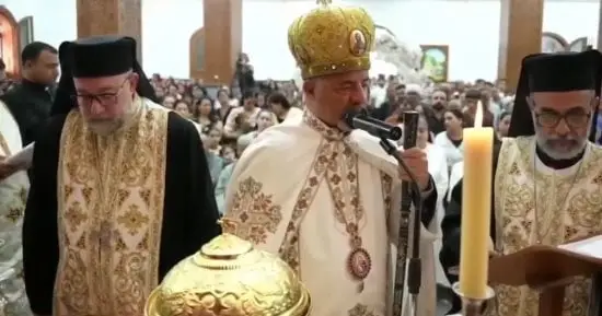 بطريرك الأقباط الكاثوليك يدشّن كنيسة مار جرجس بأبو جبل بديروط بعد التجديد