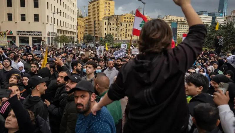غضب من تمويل الحزب وتحذيرات من انفجار اجتماعي