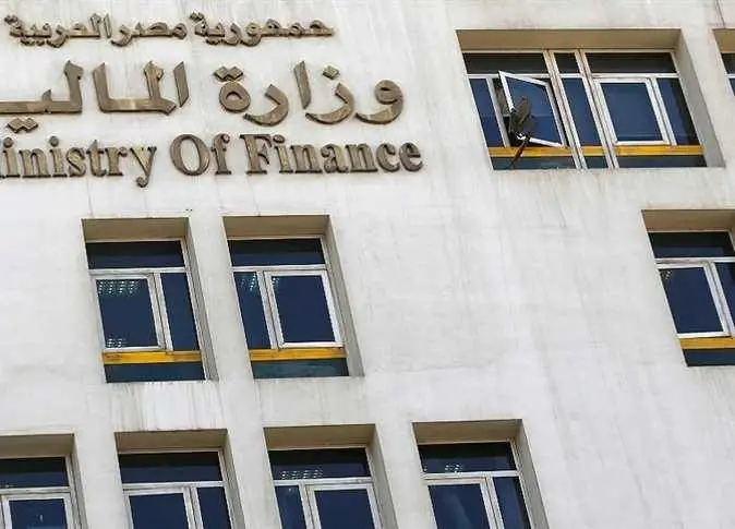 الحد الأدنى للأجور 2026 بعد قرار رئيس الوزراء.. جدول المرتبات من السادسة إلى الممتازة وقواعد الحافز التكميلي