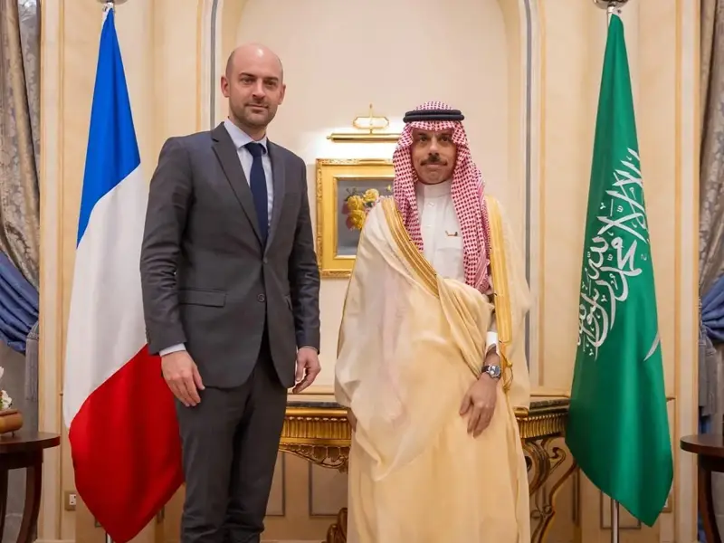 وزيرا الخارجية السعودي والفرنسي يبحثان تطورات الأوضاع الإقليمية وتعزيز علاقات البلدين
