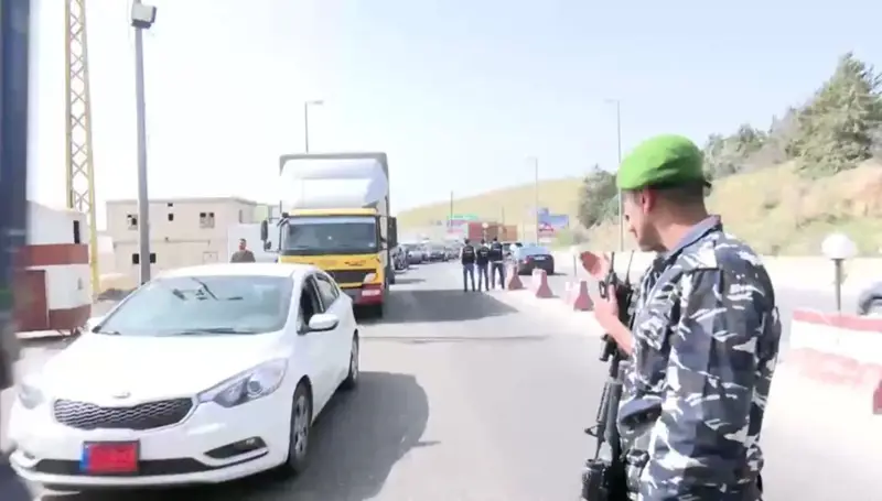 توقيف عنصرين من حزب الله بحوزتهما نصف طن من المتفجرات على حاجز ضهر البيدر