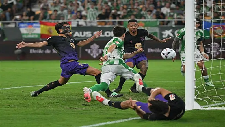 برشلونة يجتاح ريال بيتيس ويهيمن على صدارة «الليجا» بفارق 5 نقاط