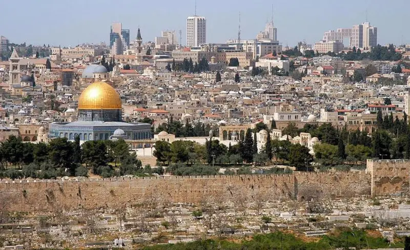 عُمان و18 دولة عربية وإسلامية ترفض افتتاح كولومبيا سفارة في القدس وتدعوها للتراجع