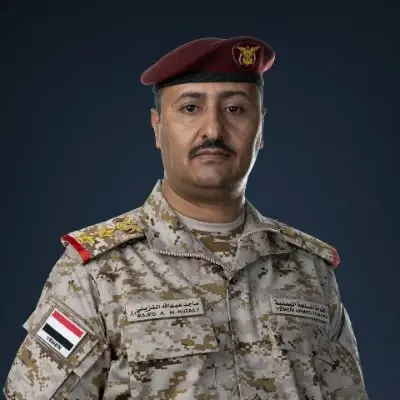 صواريخ حوثية تستهدف مطار عدن وقصر المعاشيق