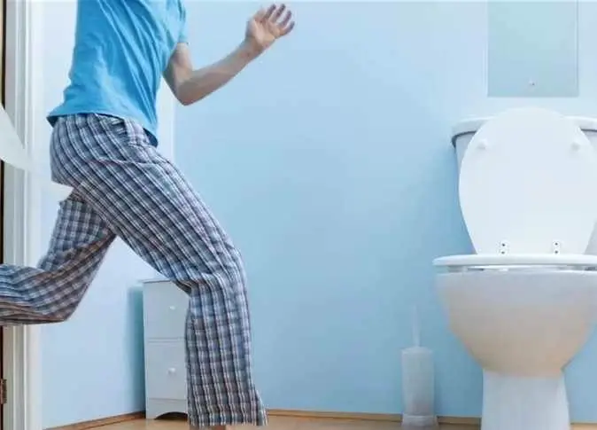 بتصحي من النوم عشان تدخل الحمام؟.. أسباب كثرة التبول الليلي ومتى تستدعي القلق