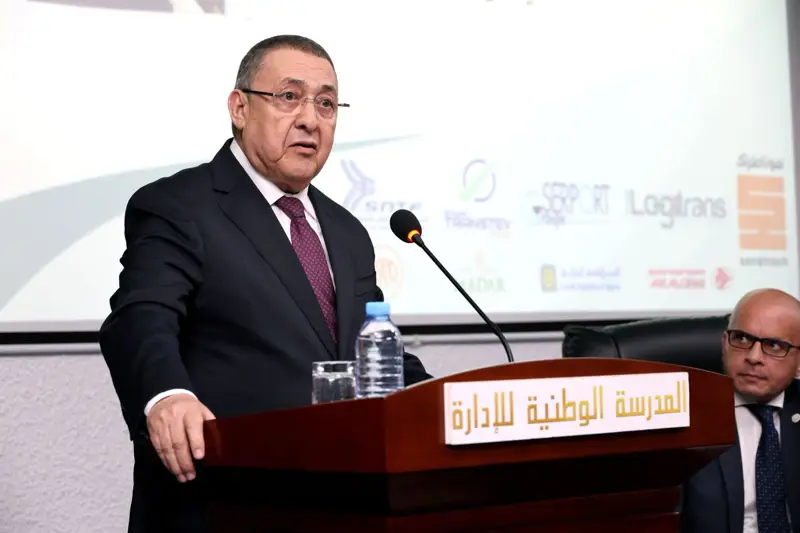 وزير الداخلية يحثّ على تقديم الخدمات العمومية “بنجاعة وشفافية” والاستماع لانشغالات المواطن
