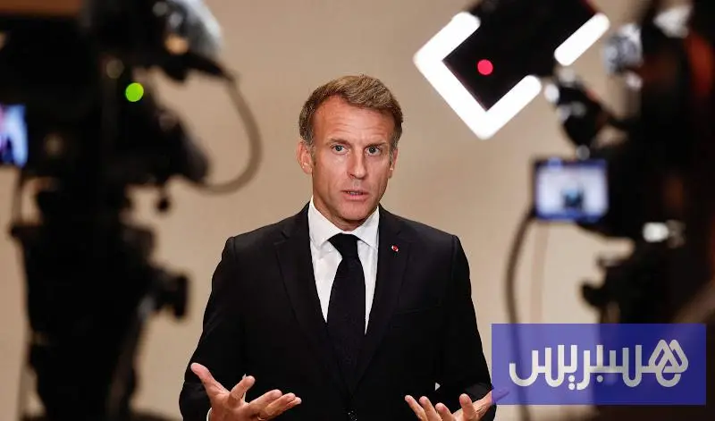 حكومة فرنسا تواجه اتهاماتٍ بالضعف.. وماكرون يرفض "ارتجاف يد الدولة"