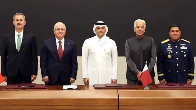 قطر وإندونيسيا وباكستان وتركيا توقع مذكرة تفاهم لتعزيز التعاون الدفاعي