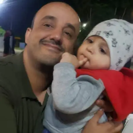 أسرة موظف أممي معتقل لدى مليشيا الحوثي تناشد الكشف عن مصيره وتمكينها من التواصل معه