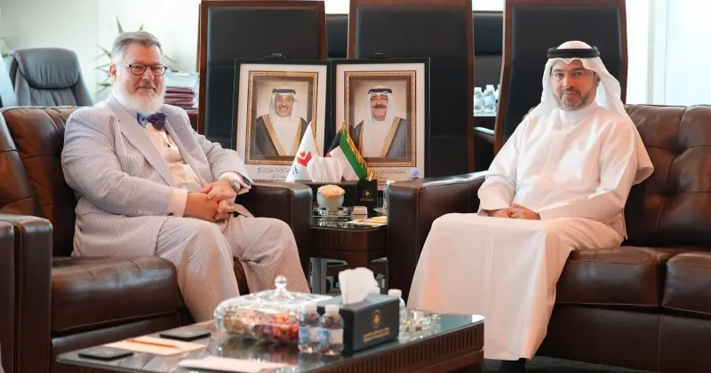 رئيس الطيران المدني يبحث والقائم بالأعمال الأميركي بالإنابة استمرارية العمليات في مطار الكويت