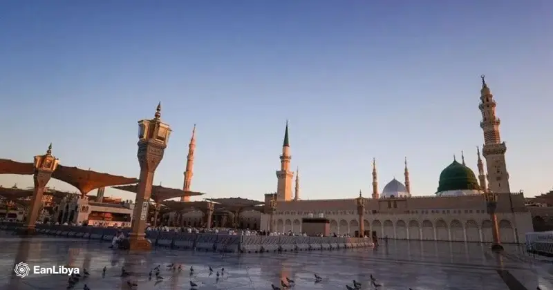 المسجد النبوي يستقبل ملايين الزوّار.. مئات الآلاف يصلّون في الروضة الشريفة
