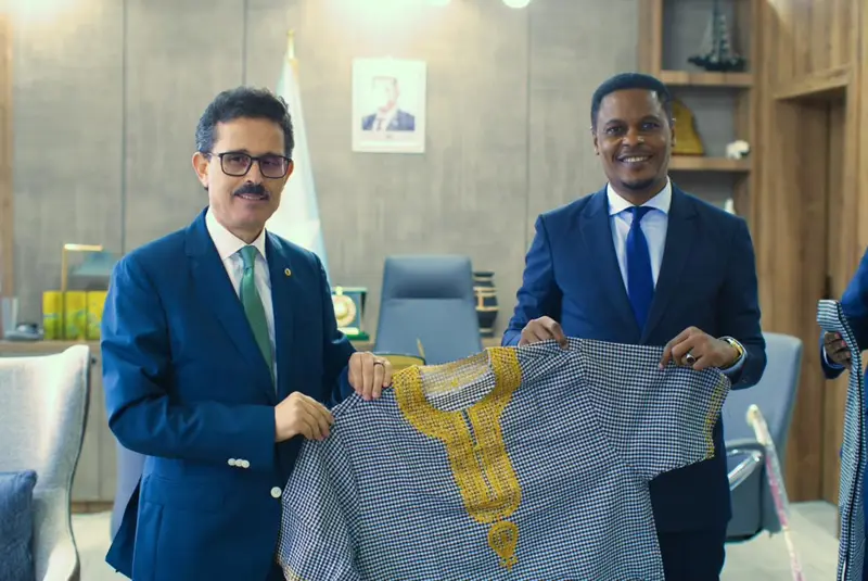 آفاق التعاون الإعلامي والثقافي.. وزير الإعلام يستقبل السفير الجزائري في جولة ميدانية بمقديشو