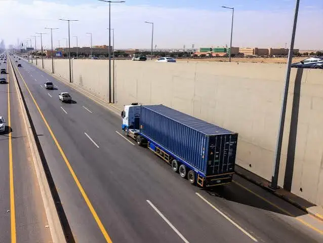 «الجمارك»: لا توقف لشاحنات «الترانزيت» داخل المدن دون إبلاغ الهيئة
