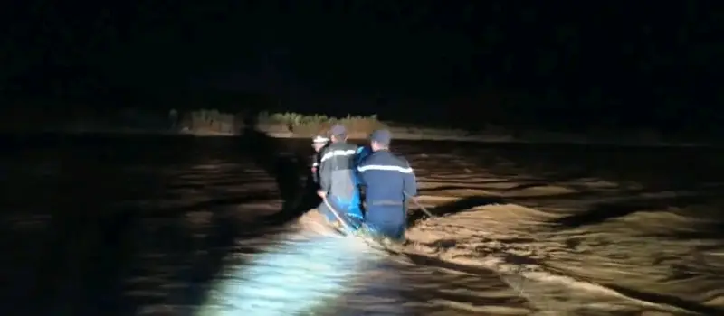 البيض.. إنقاذ طفل كان عالقا بواد صقر ببريزينة