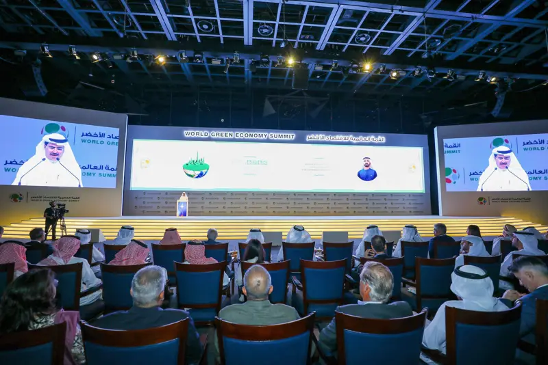 "قمة الاقتصاد الأخضر" تكرس ريادة الإمارات في تحويل العمل المناخي لقطاع استثماري واعد