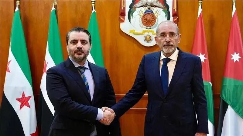 الصفدي والشيباني يبحثان تطورات جنوب سوريا ويدينان الاعتداء على السعودية