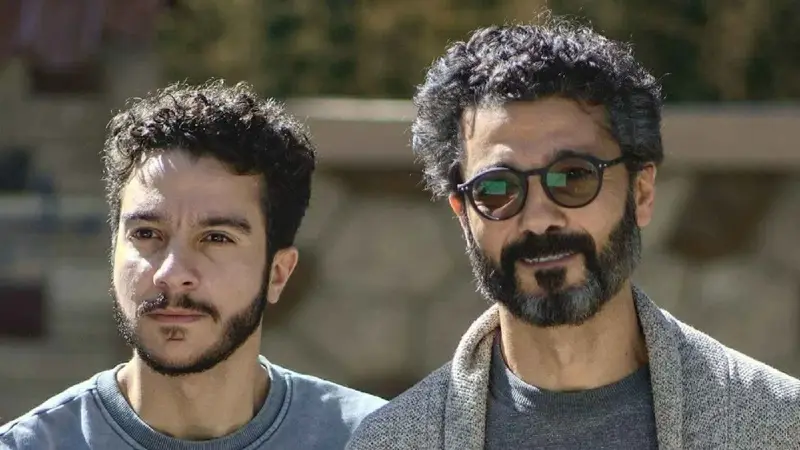 خالد النبوي يخطف الأنظار بدعم ابنه نور في ليلة «ولا كان عالبال»